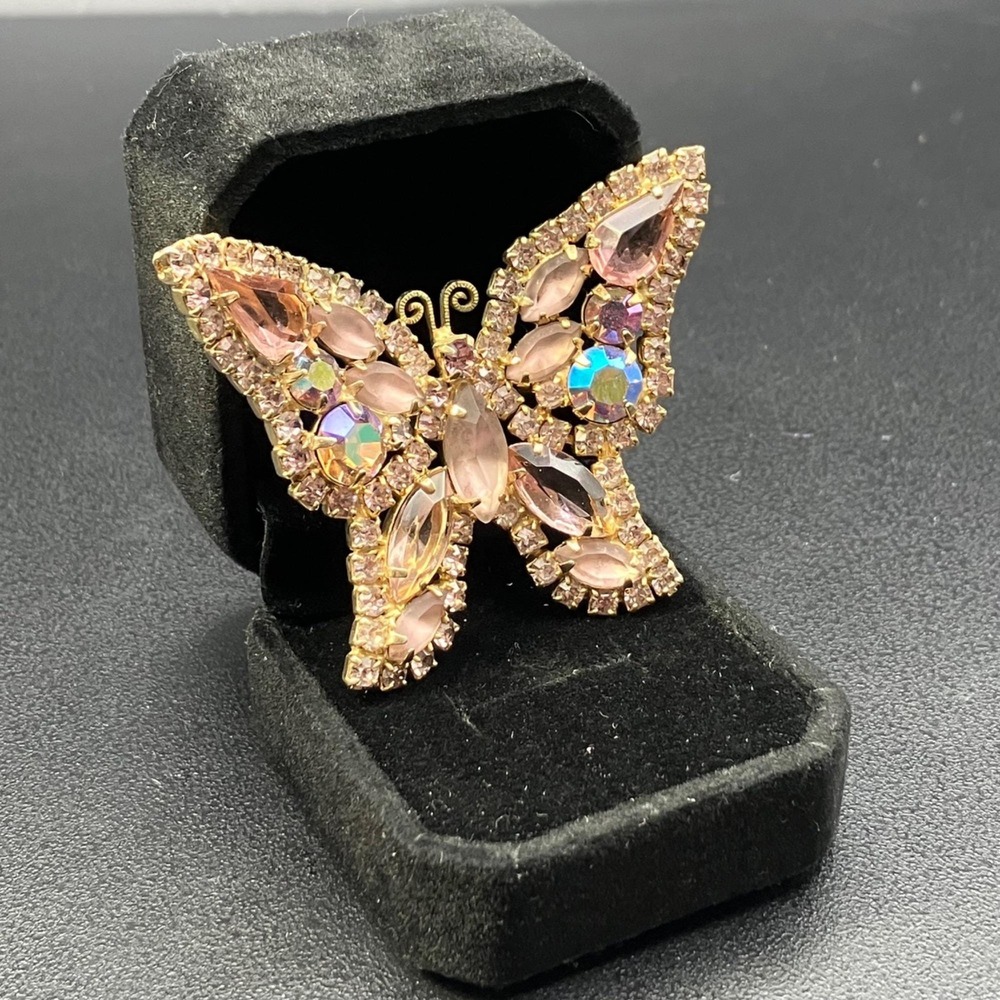 Signed Weiss Butterfly Brooch Pink Frost AB Rhinestone Gold Tone 1950s - Picture 3 of 9